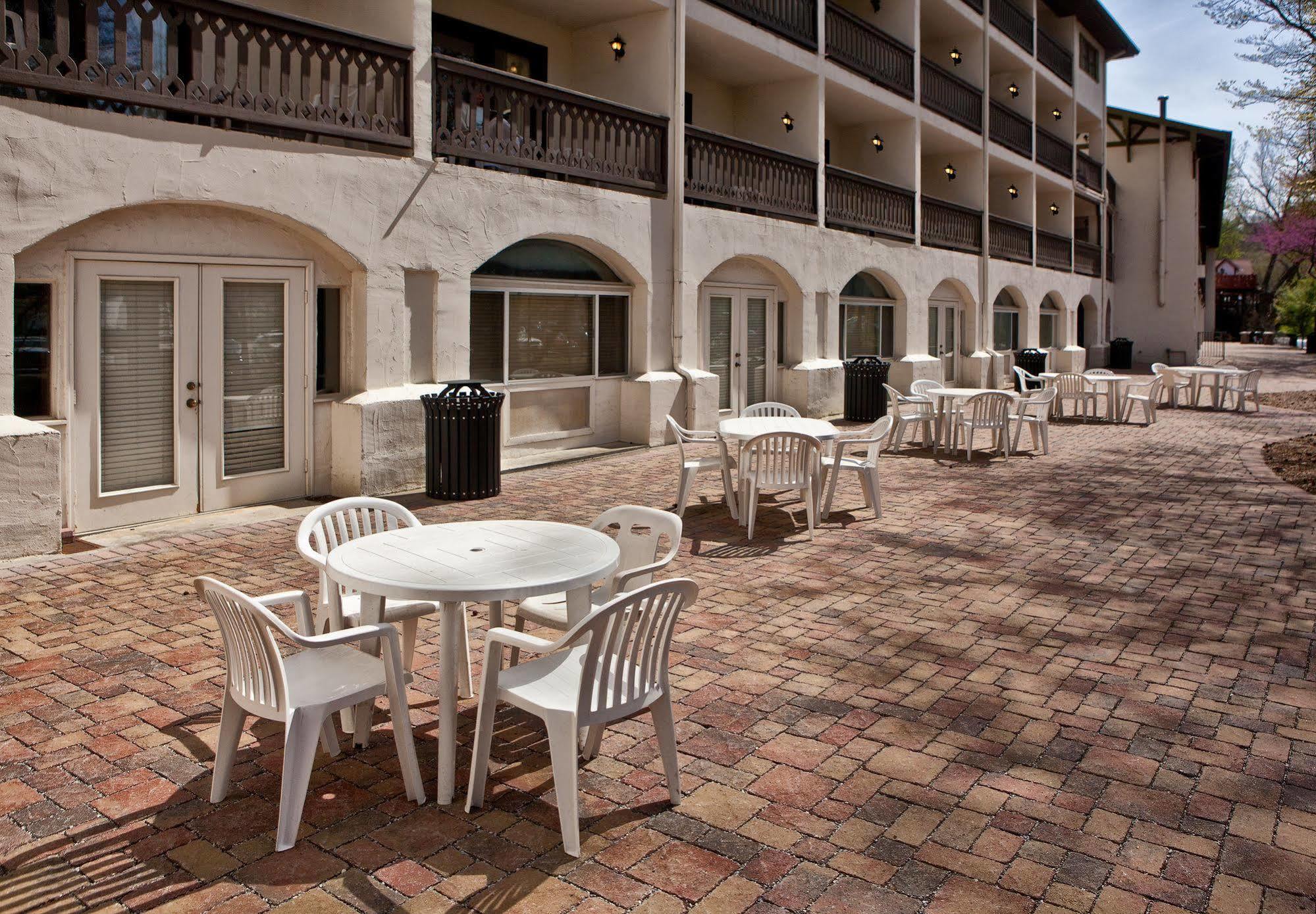 Helendorf River Inn, Suites & Conference Center Exterior photo